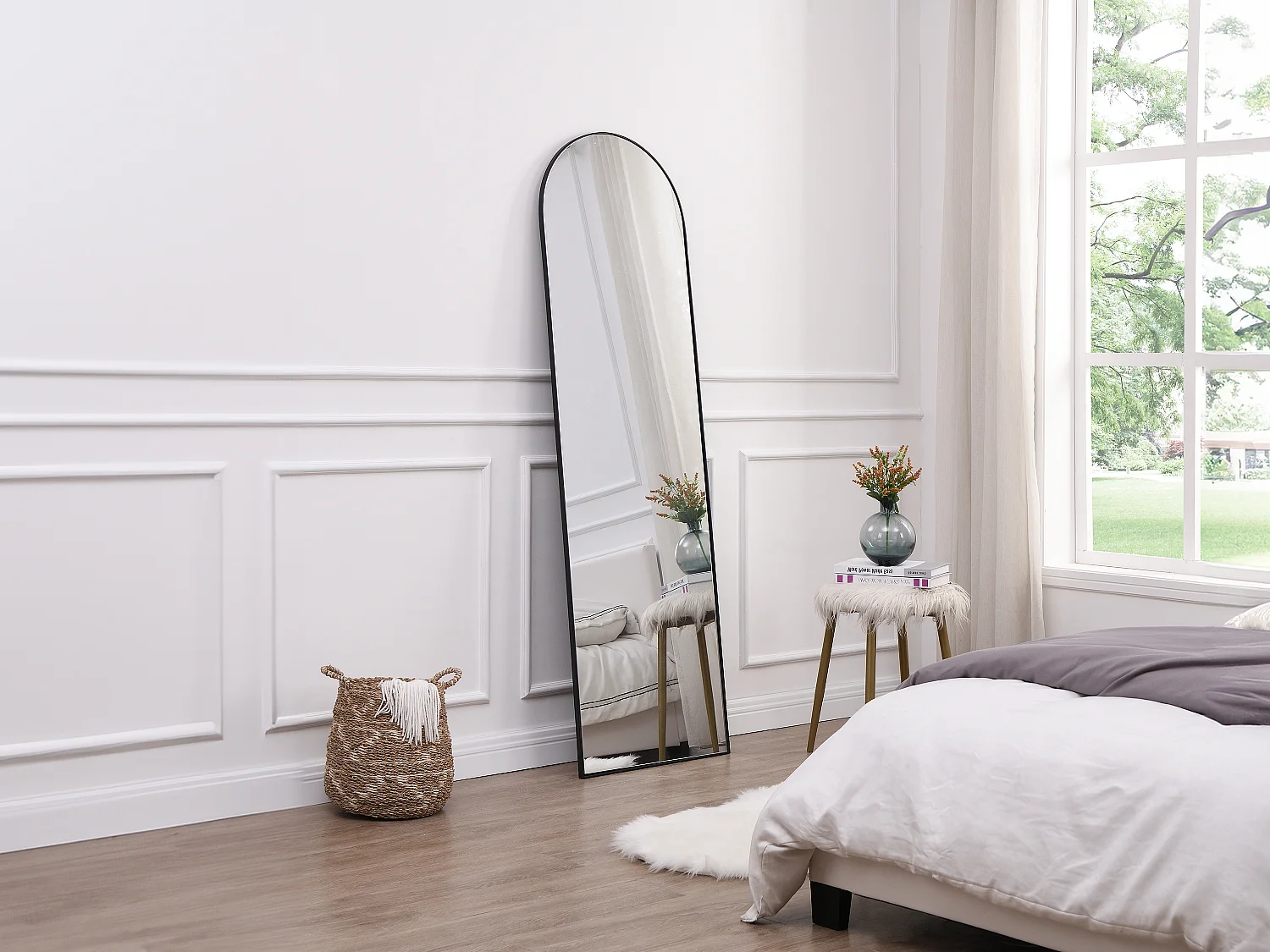 Lustro półokrągłe stojące z metalu – 50 × 170 cm (szer. × wys.) – kolor czarny – MAILEN 1583111