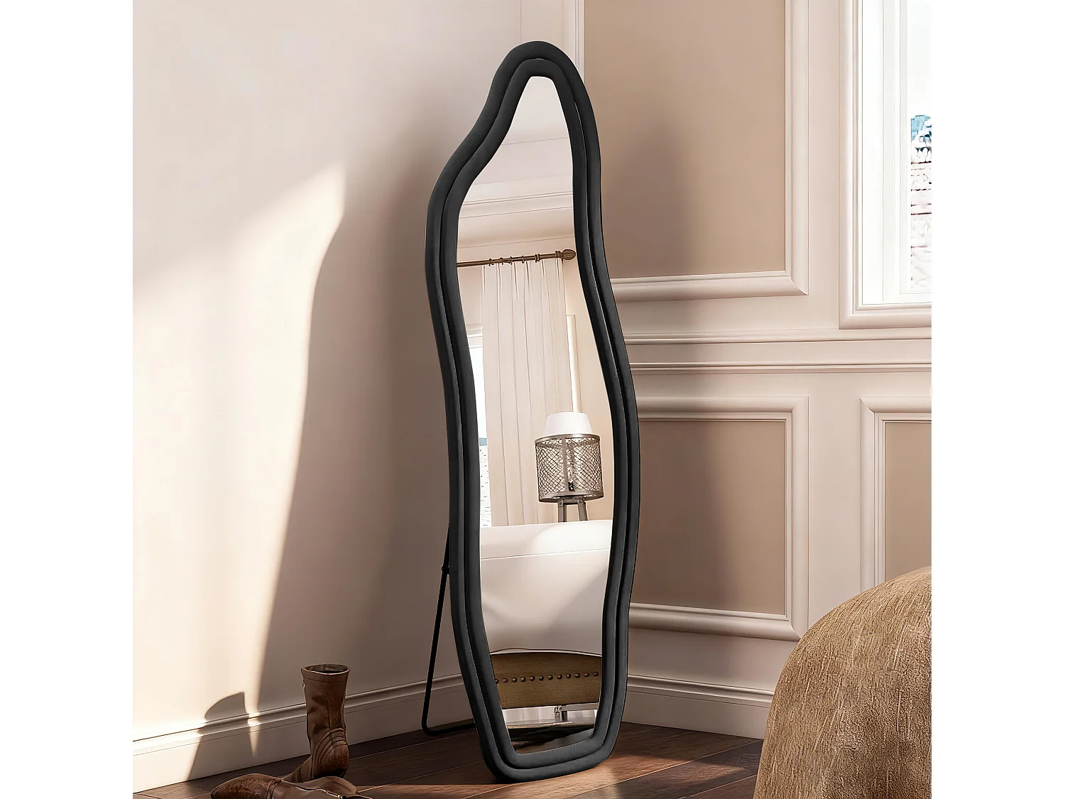Czarna, zakrzywiona lustro całkowite 160×50 cm ramka z flaneli welurowej, asymetryczny design 4923098
